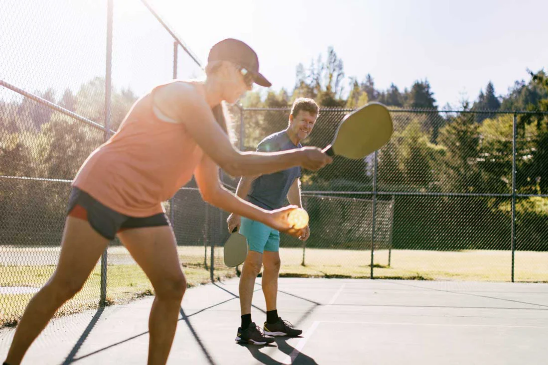 Kỹ thuật giao bóng Pickleball